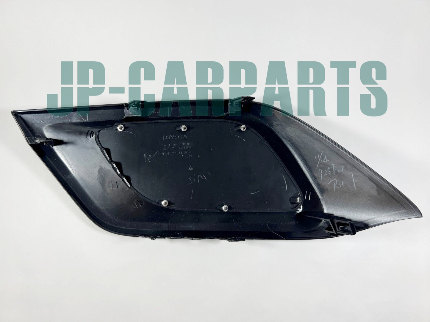 GENUINE TOYOTA FRONT BUMPER HOLE COVER ASSY RH 52030-12090
